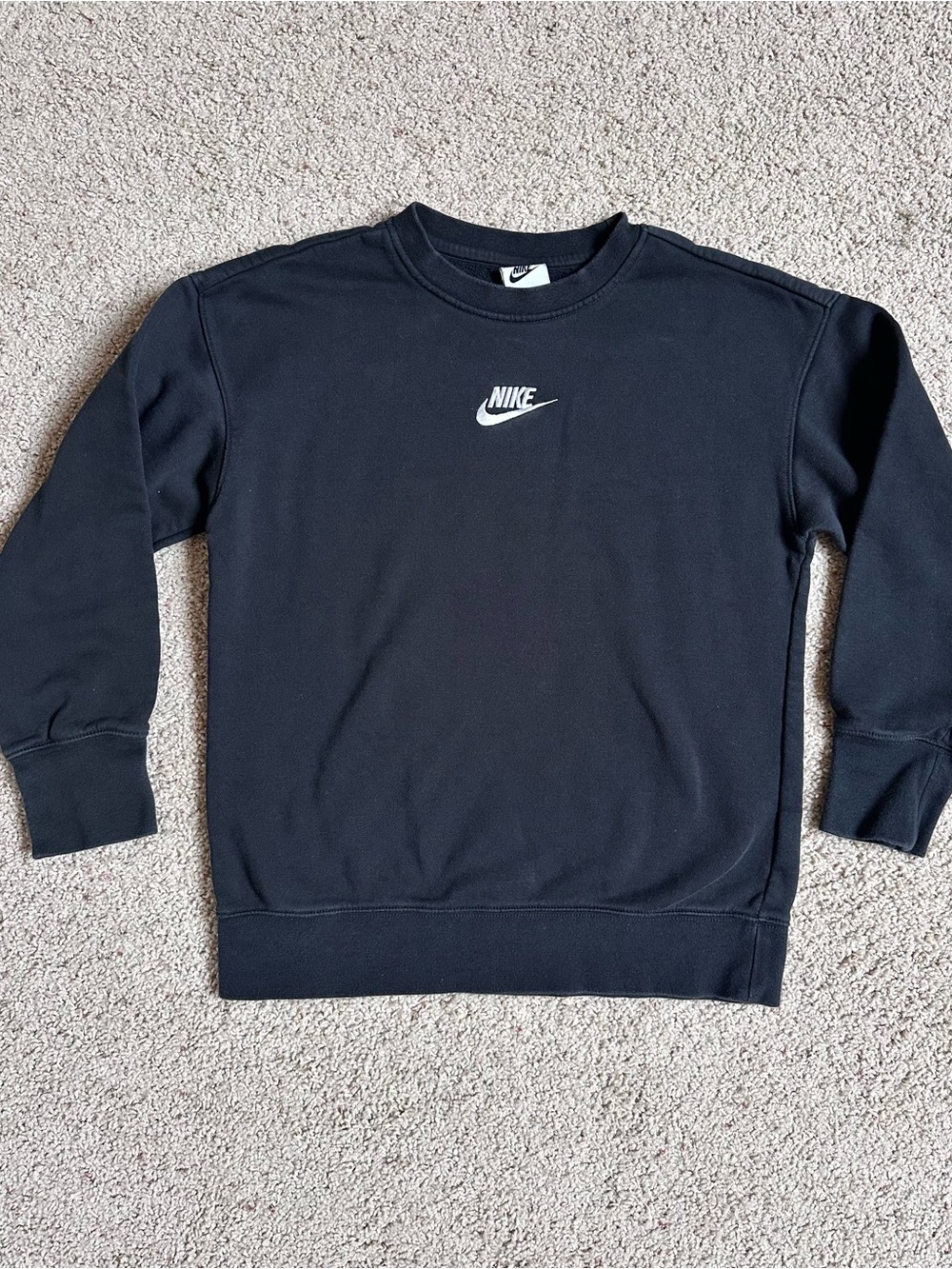Girls Nike Crewneck (size M)